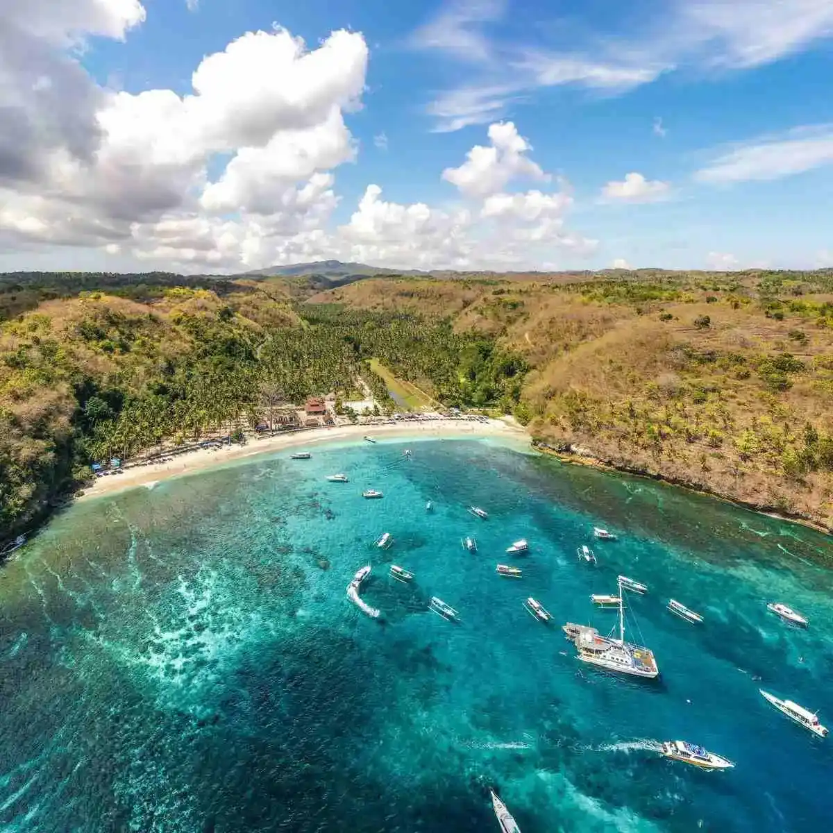 佩尼達島 Nusa Penida Crystal Bay 海灣景色 — 峇里島多日包車跳島行程
